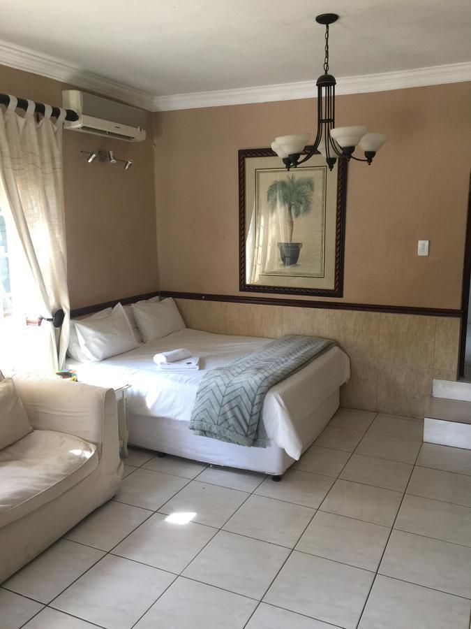 Summerview Guest Lodge Johannesburg Bagian luar foto